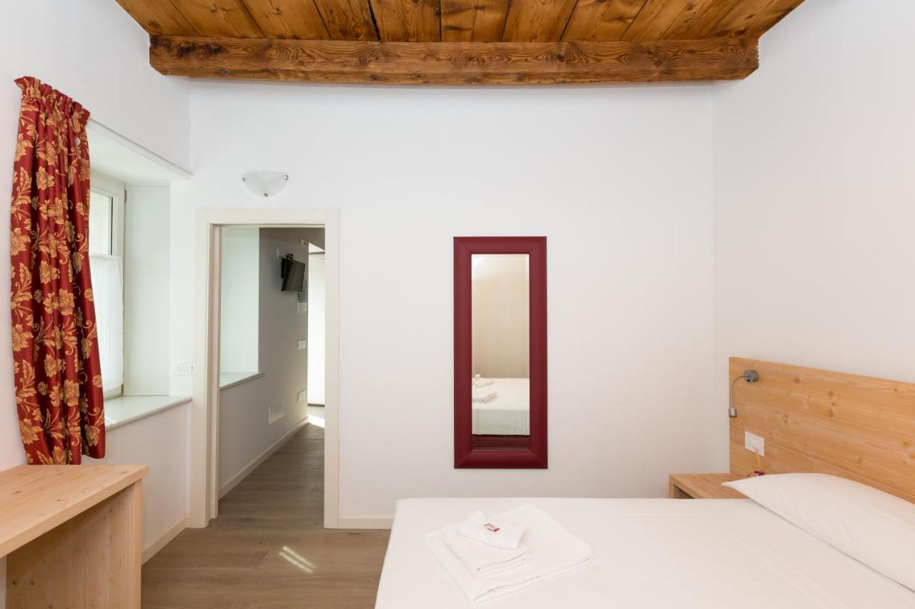 Colle Ameno Room And Breakfast Rovereto  Exteriör bild