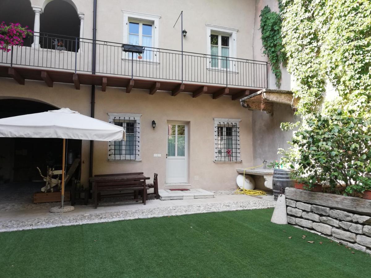 Colle Ameno Room And Breakfast Rovereto  Exteriör bild