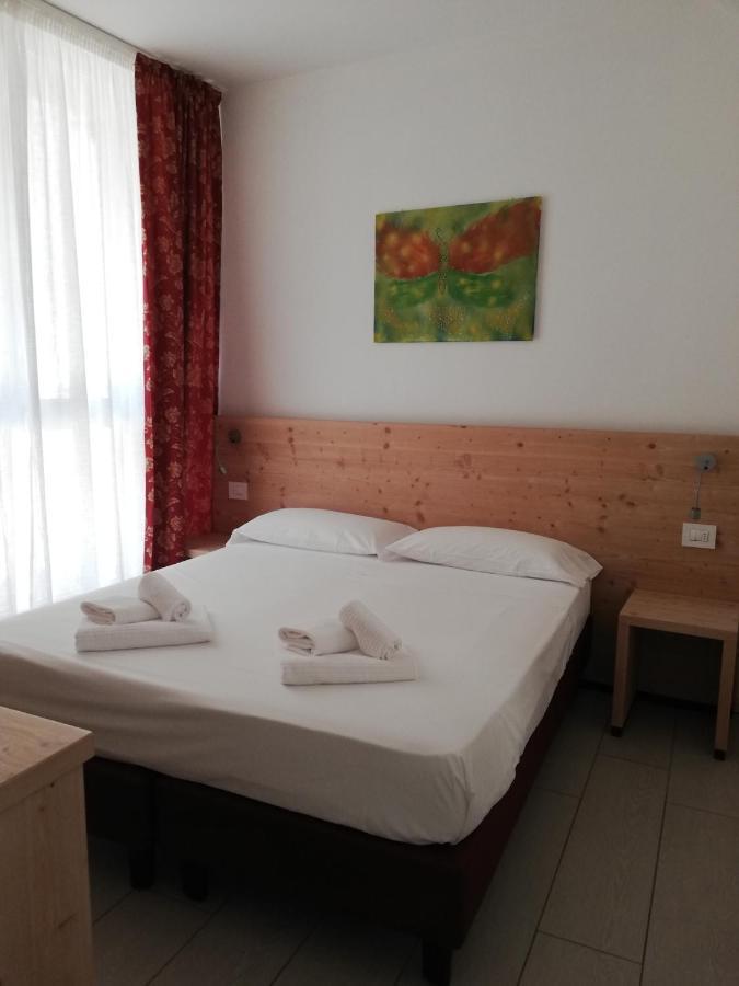 Colle Ameno Room And Breakfast Rovereto  Exteriör bild