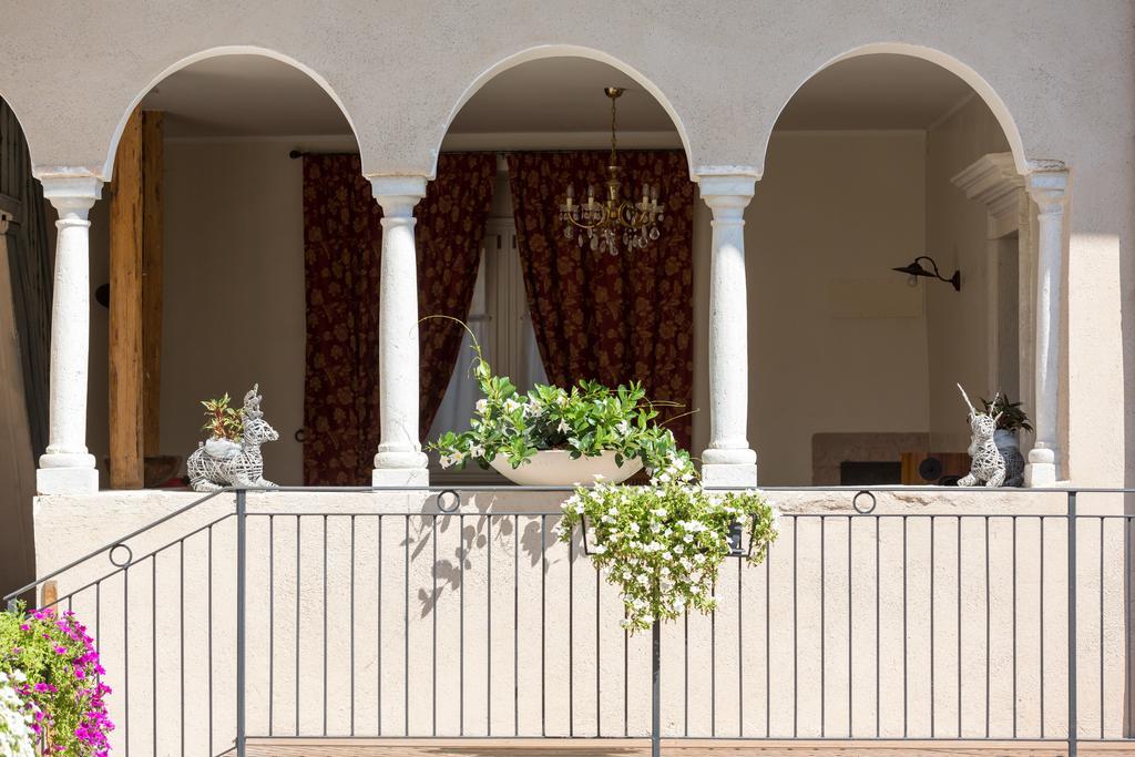 Colle Ameno Room And Breakfast Rovereto  Exteriör bild