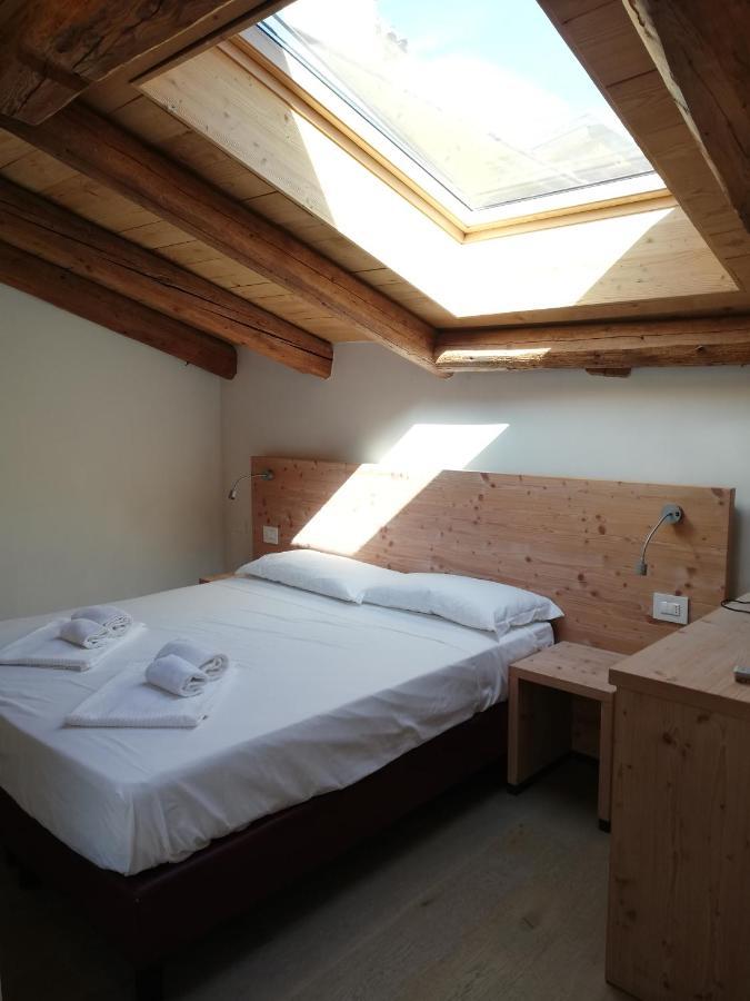 Colle Ameno Room And Breakfast Rovereto  Exteriör bild