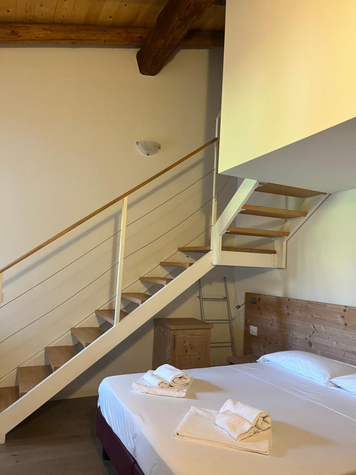 Colle Ameno Room And Breakfast Rovereto  Exteriör bild