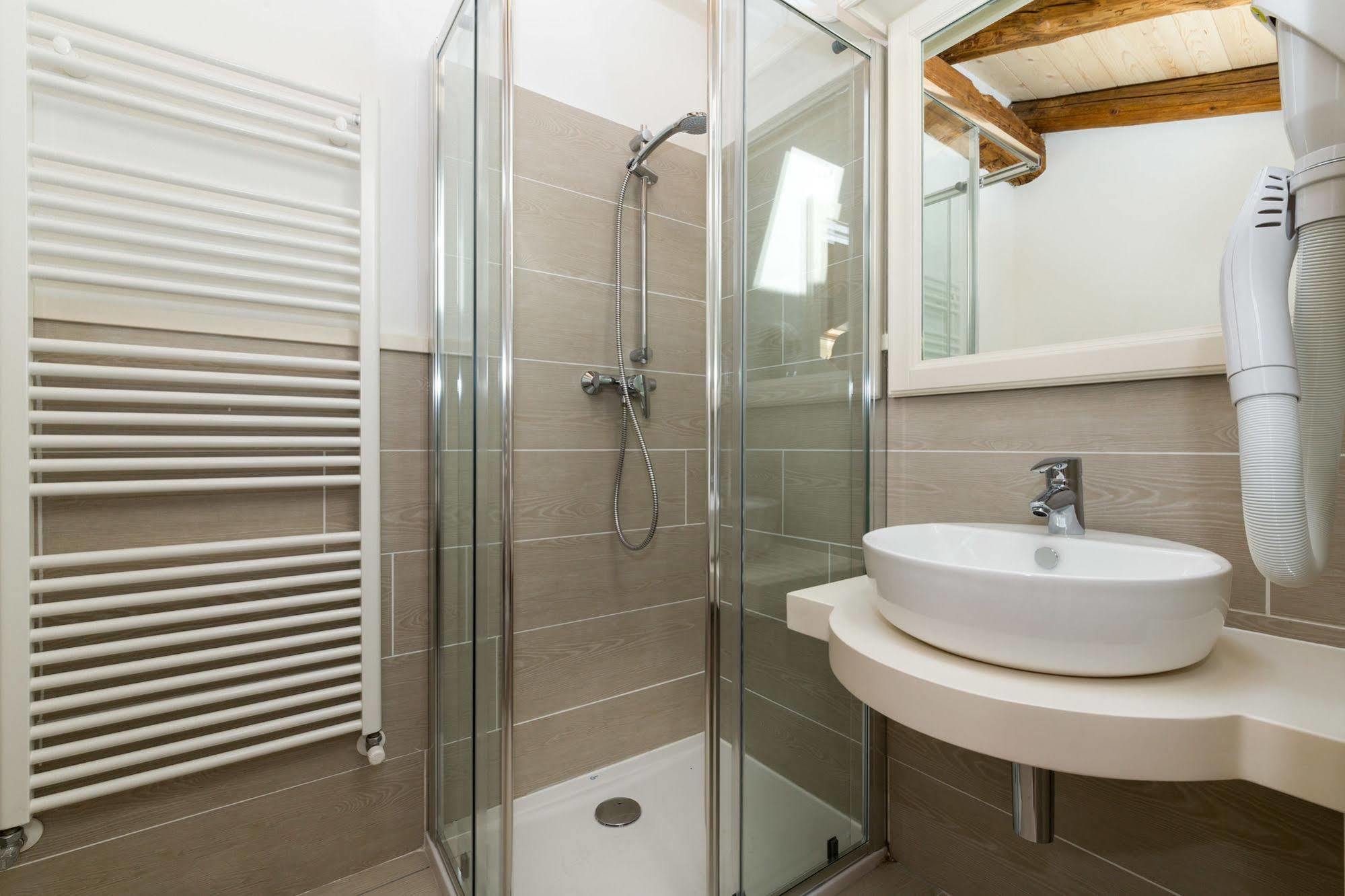 Colle Ameno Room And Breakfast Rovereto  Exteriör bild