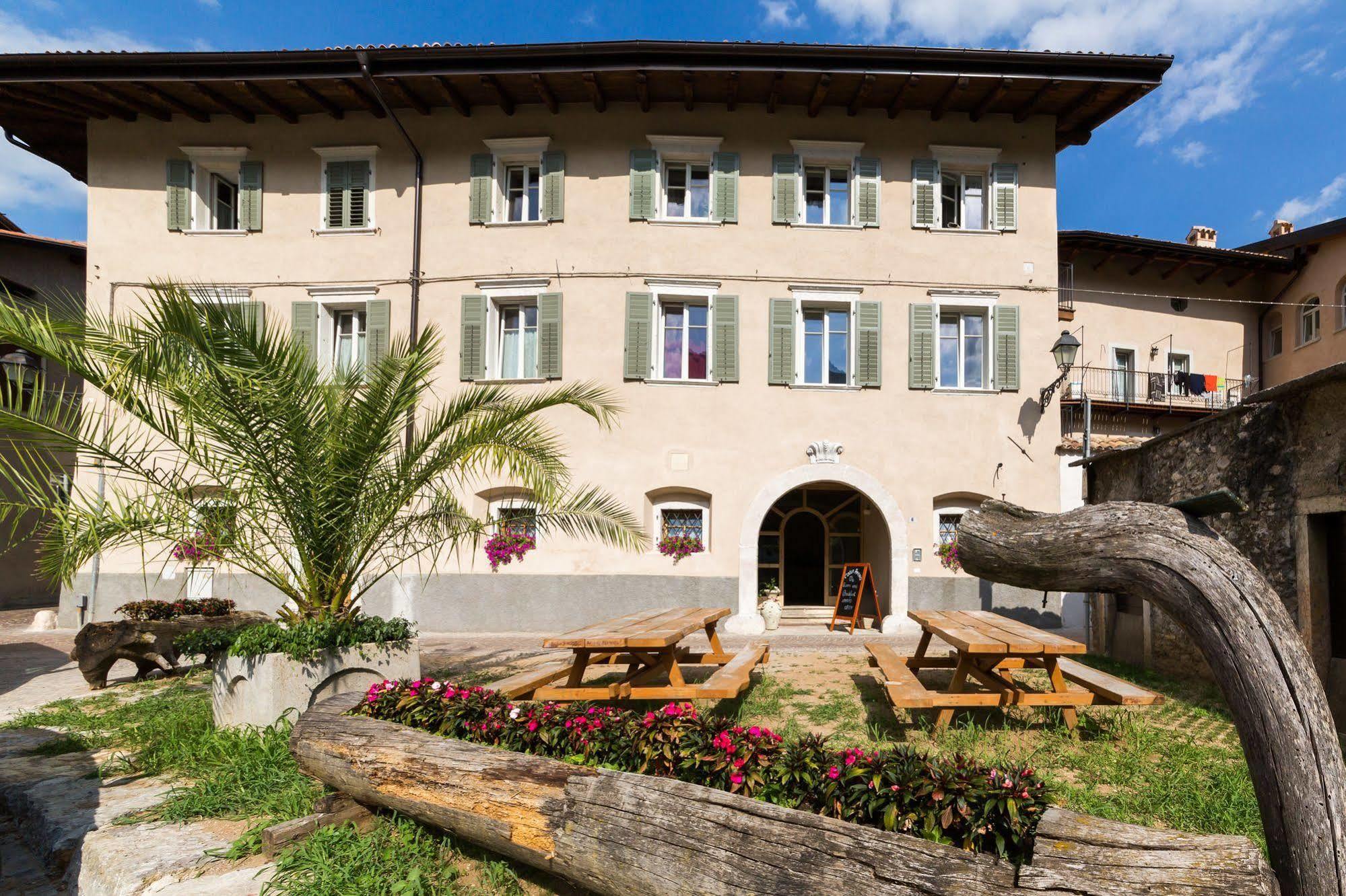 Colle Ameno Room And Breakfast Rovereto  Exteriör bild
