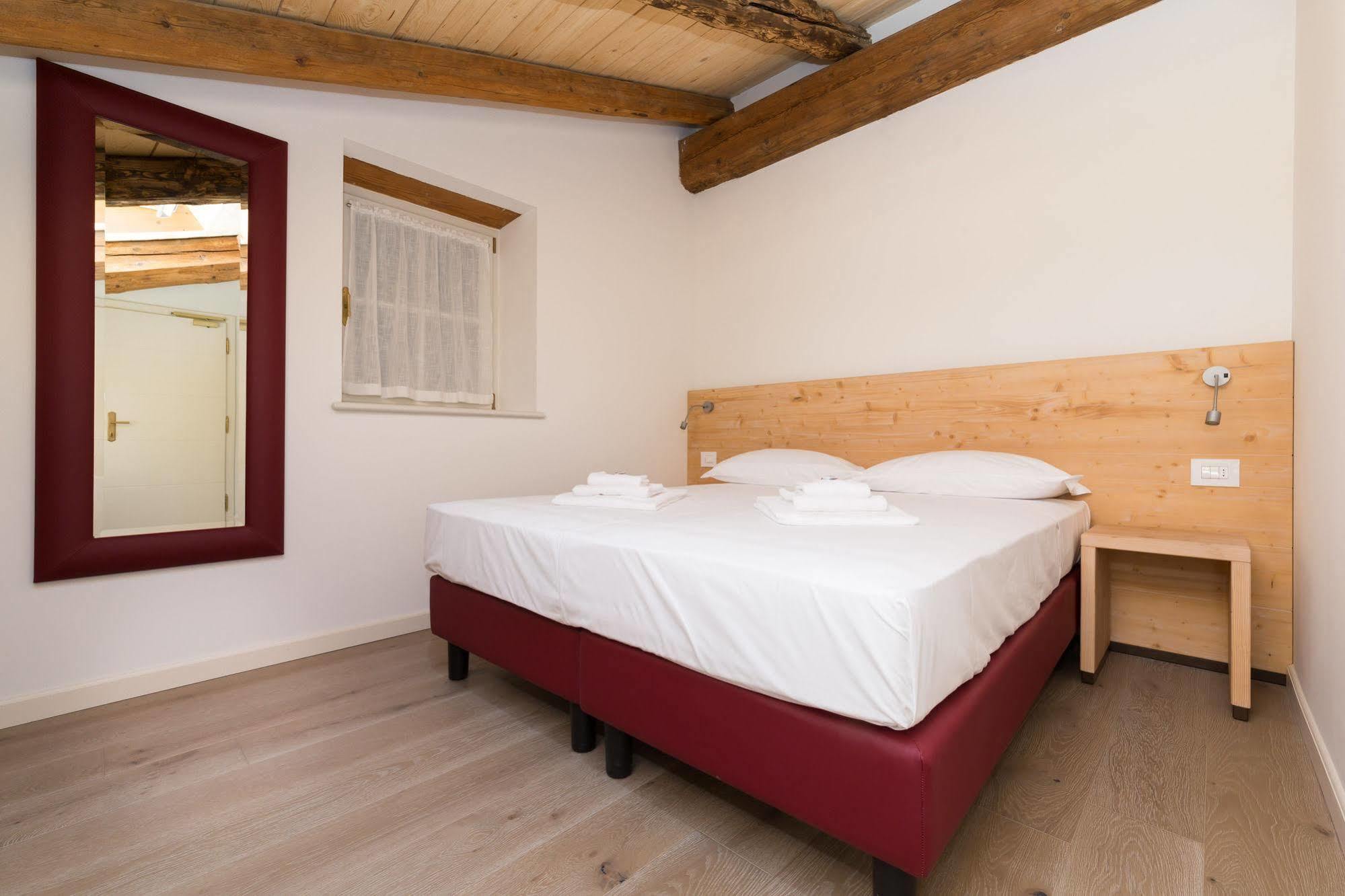 Colle Ameno Room And Breakfast Rovereto  Exteriör bild